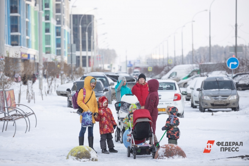 С 2025 года немало регионов ввели выплату для молодых семей, где на свет появился третий ребенок
