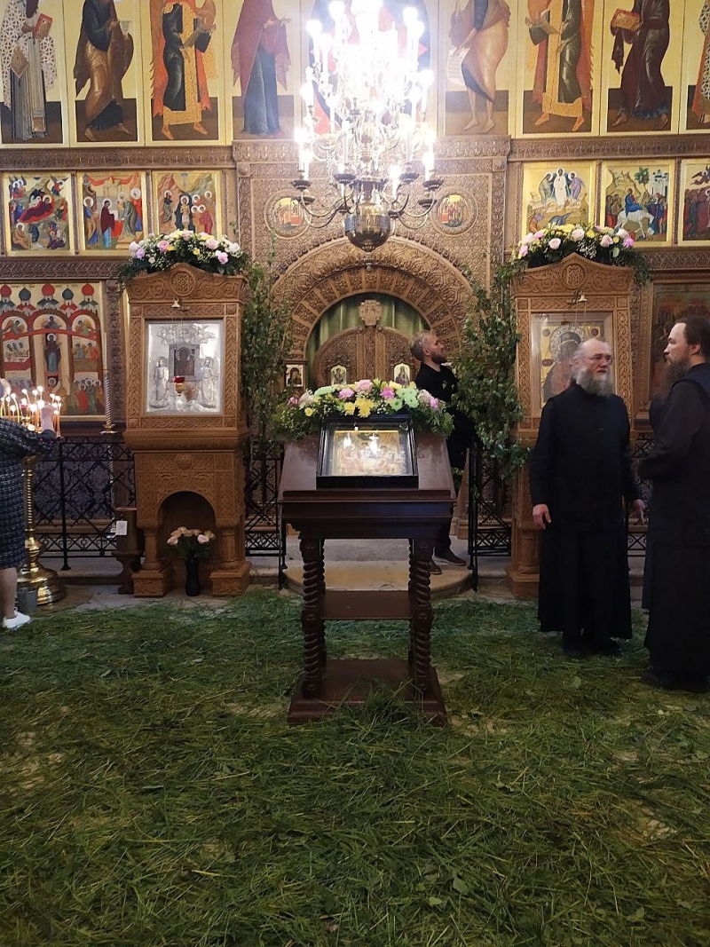 В праздник Успения в Псково-Печорском монастыре проходит большой крестный ход