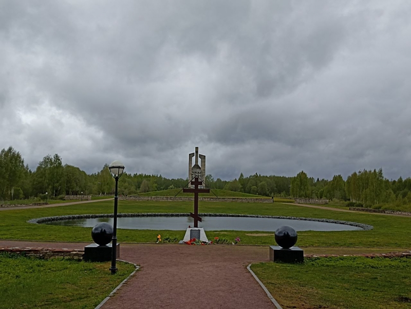 Никандрова пустынь – мужской монастырь, основанный иноком Исайей в 1589 при церкви над могилой пустынника Никандра