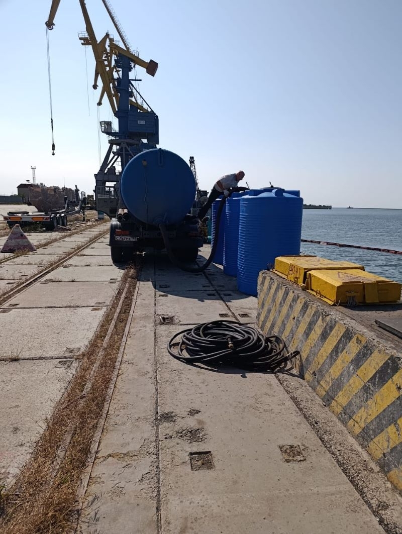 Наполненная воздухом «Меотида» начала подниматься со дна