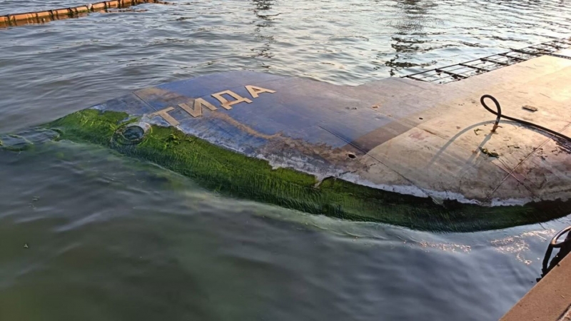 Наполненная воздухом «Меотида» начала подниматься со дна