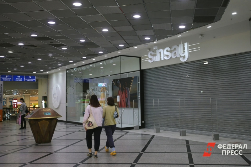 Трафик покупателей в ТЦ Петербурга снижается ежегодно