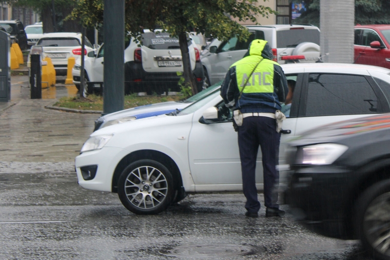 Сотрудник ДПС