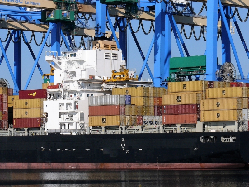 Корабль в порту