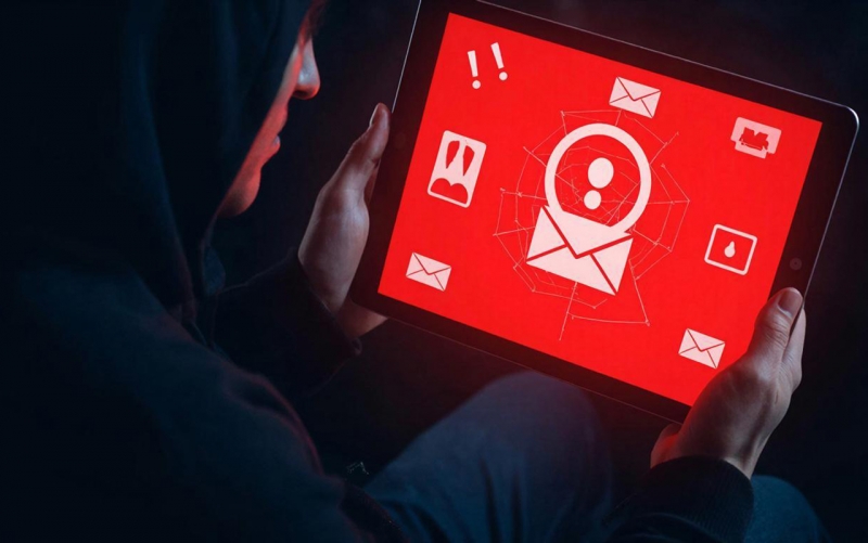 человек с ноутбуком