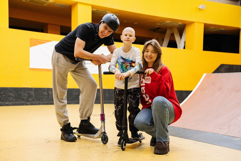 В Челябинске ребенку с тяжелым диагнозом организовали спортивный мастер-класс