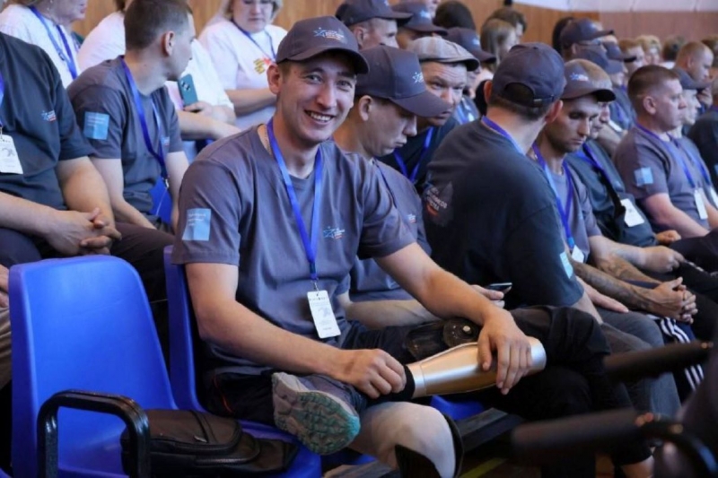 Артем Жога поздравил самых мужественных спортсменов УрФО