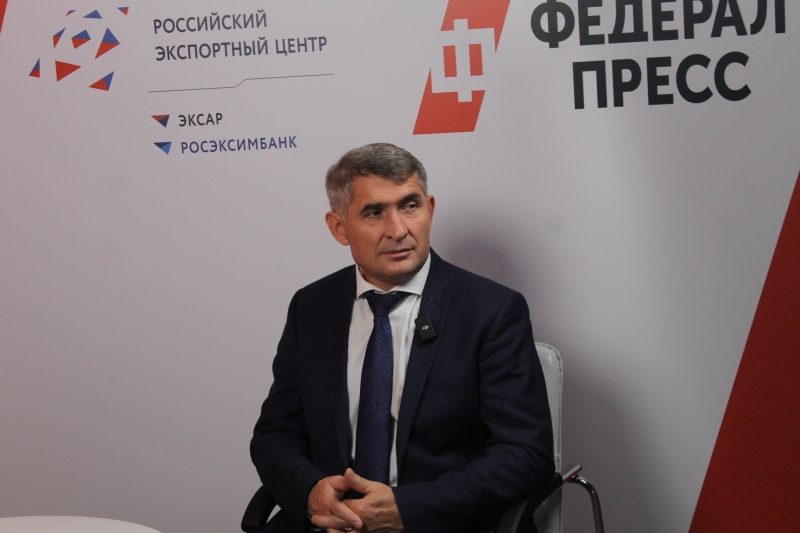 Олег Николаев