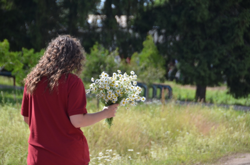 Девушка с цветами