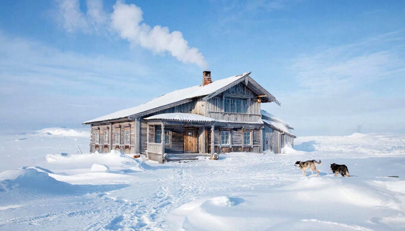 Дом в снегу