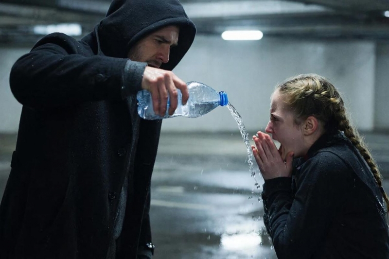 Жертву облили токсичной жидкостью с головы до ног