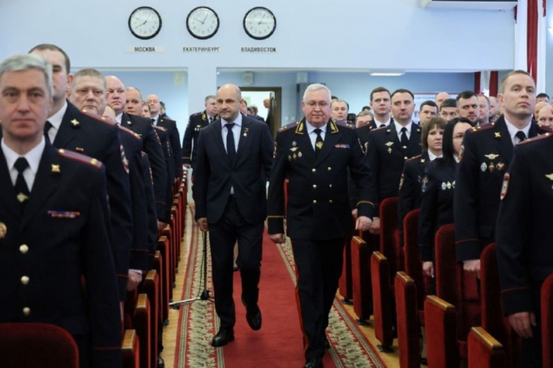 Полпред прибыл на заседание коллегии вместе с начальником ГУ МВД Александром Мешковым