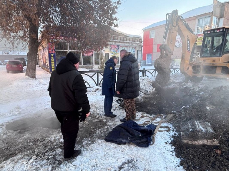 Коммунальщики обнаружили место прорыва только утром