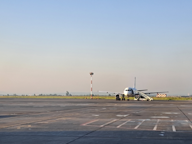 Самолет в аэропорту