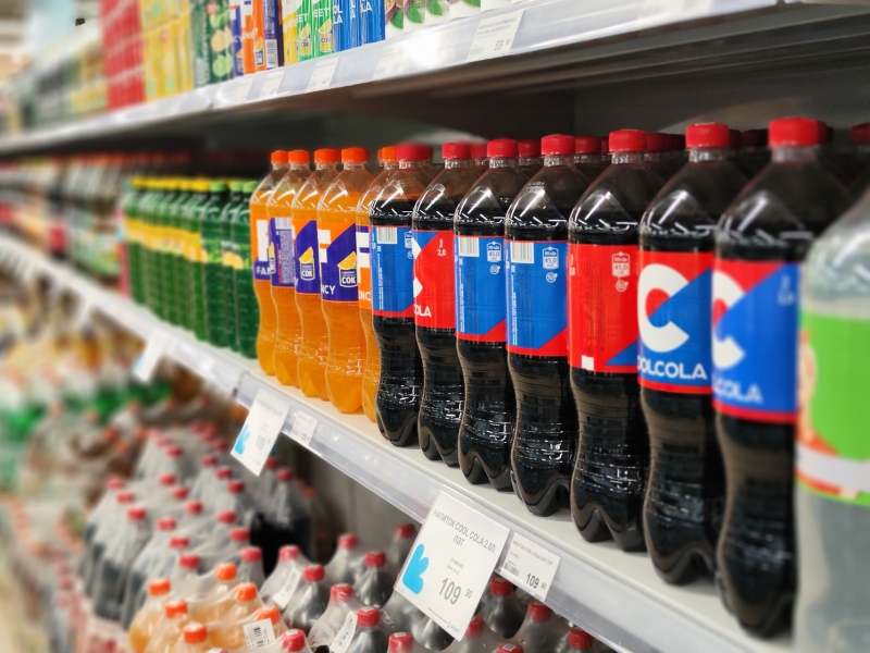 Таможенники не пропустили миллионы нелегальных крышек для газировки