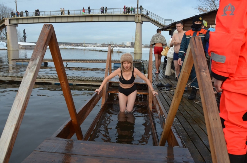 При окунании нужна физическая подготовка