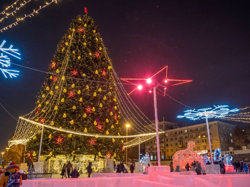 Ледовый городок простился с гостями до следующего года