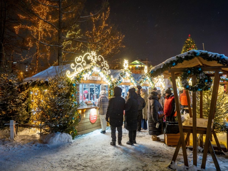 Ледовый городок простился с гостями до следующего года
