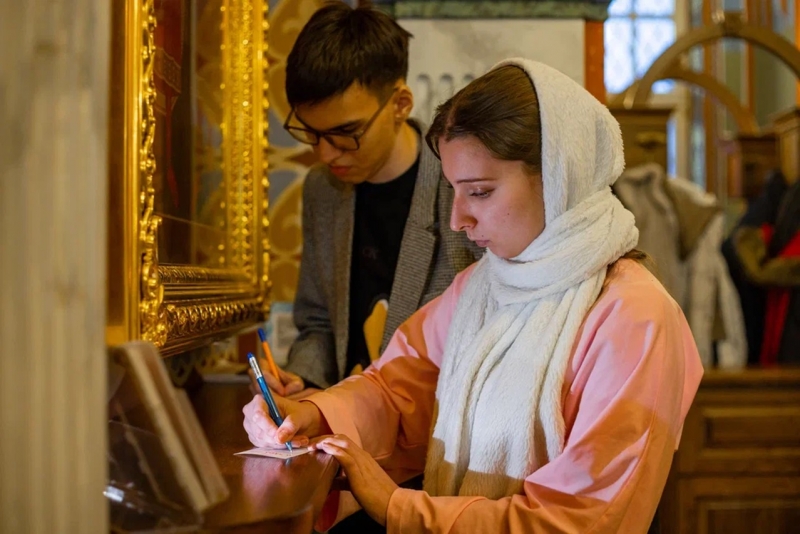 Храм в Когалыме, молодежь