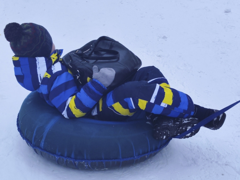 Катание на ватрушке