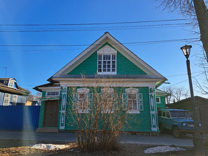 В Ленинградской области высокий спрос на частные дома связан с перегретым рынком квартир в Петербурге, отмечает эксперт