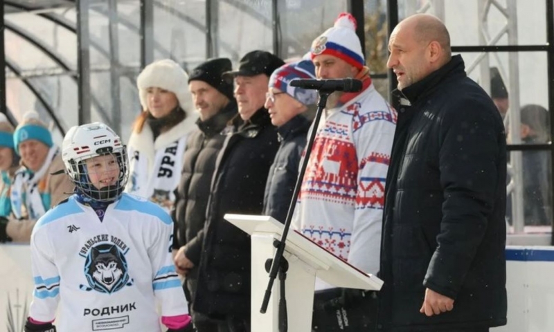 Артем Жога посетил хоккейный клуб «Уральские волки»