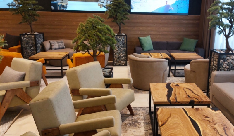 Отель построен в стиле альпийского шале