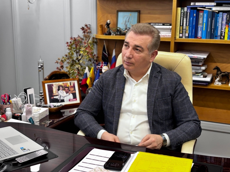 Эдуард Омаров