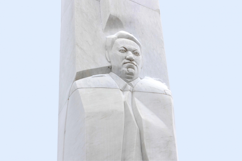 Памятник Борису Ельцину