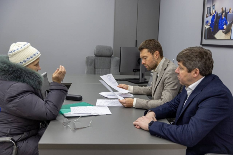 Депутатский центр помог тысячам свердловчан