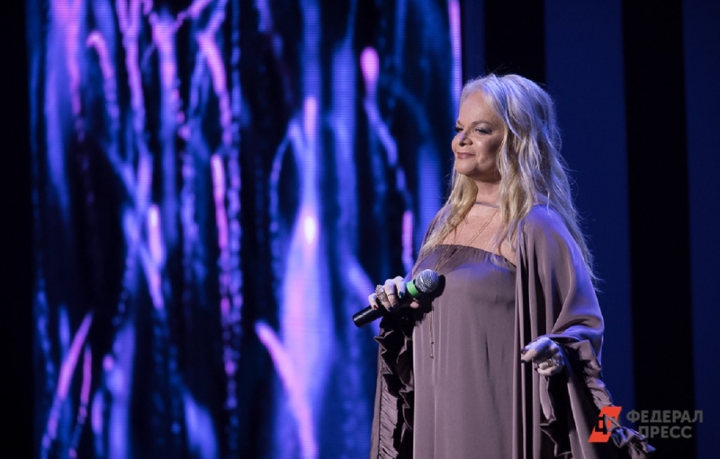 Лариса Долина