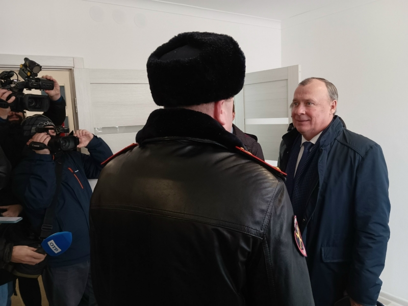 Алексей Орлов и полицейский