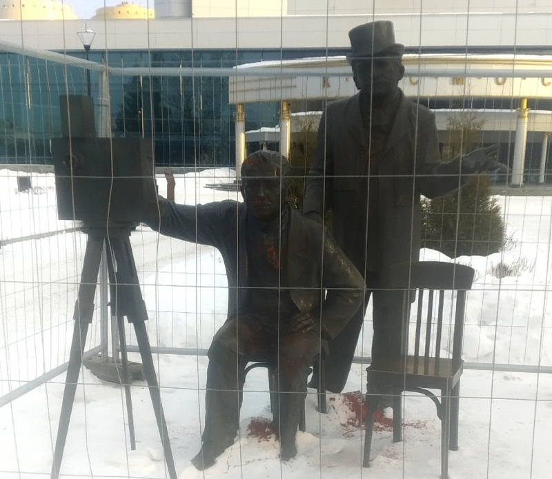 Памятник братьям Люмьер