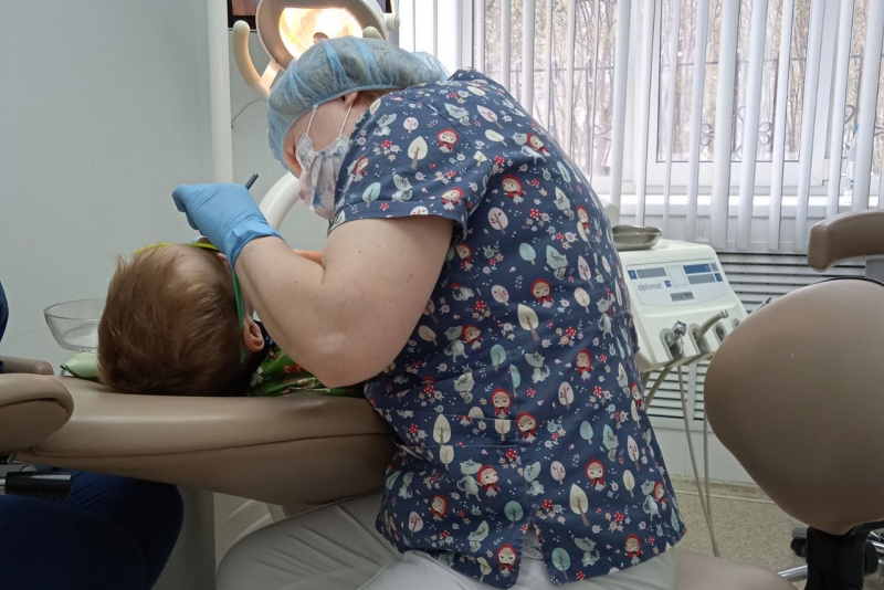 Стоматолог