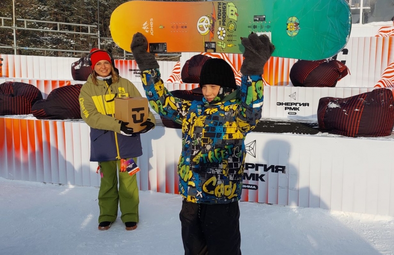 Головокружительные трюки на сноуборде и лыжах показывали райдеры в возрасте 3-6 лет