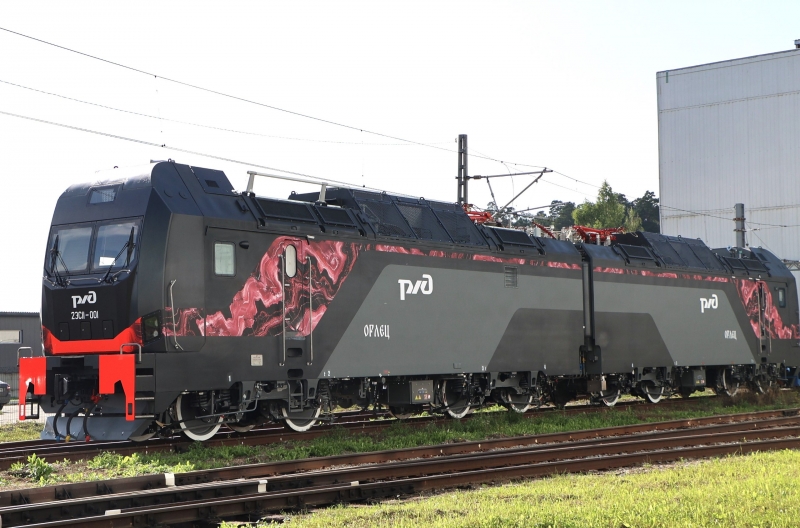 К 2027 году намечен запуск серийного производства электровоза 2ЭС11 «Орлец»