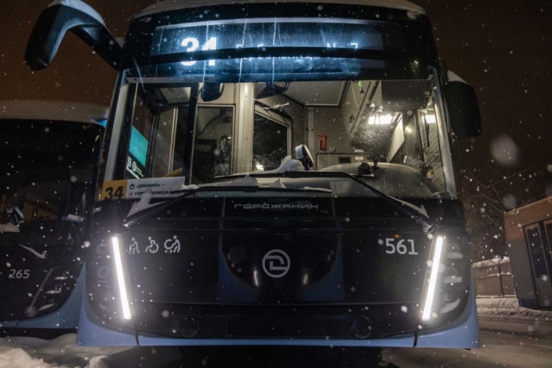 Умное табло хорошо различимо и днем, и ночью