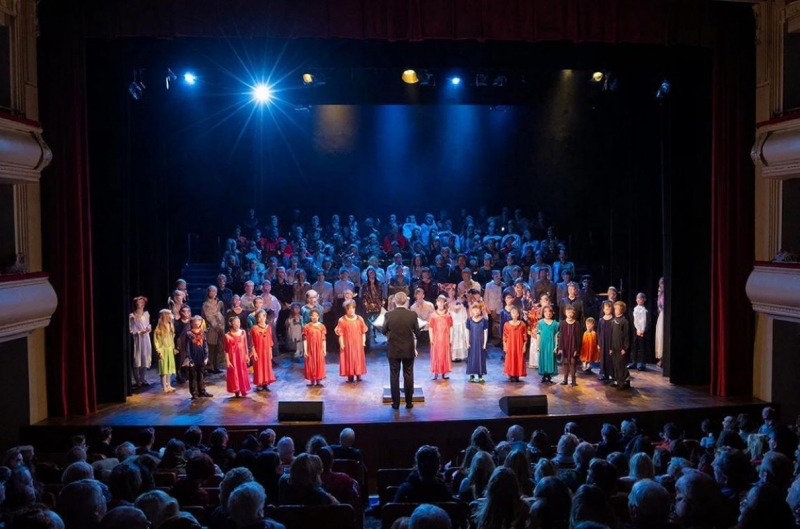 Выступление детского хора