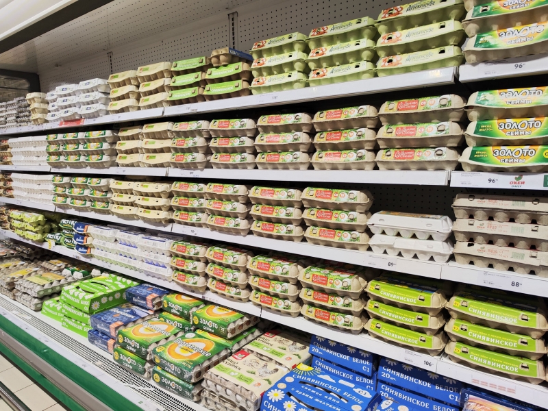 Продолжают расти в цене куриные яйца