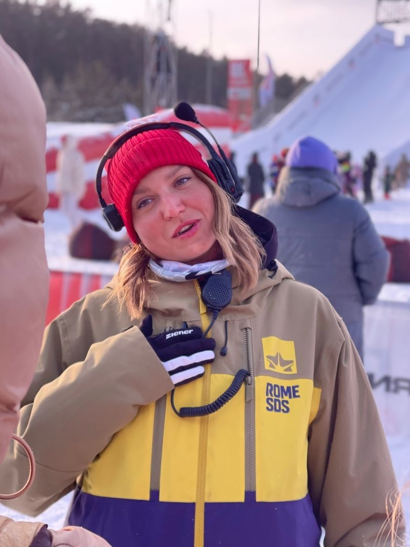 Головокружительные трюки на сноуборде и лыжах показывали райдеры в возрасте 3-6 лет