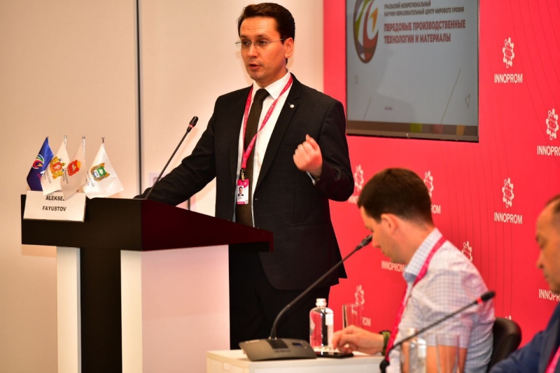 Алексей Фаюстов руководит журфаком УрФУ с осени 2025 года