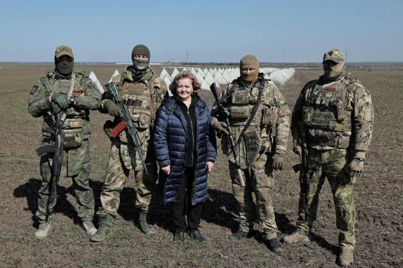 Свердловские парламентарии выехали на позиции российских военных