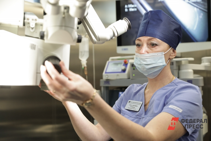 Женщина-врач