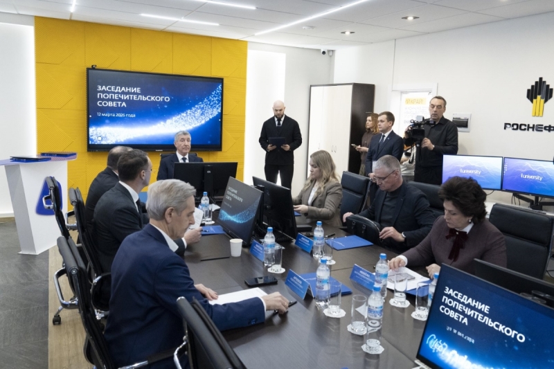 Ректор университета Юрий Клочков выразил благодарность руководству гордумы за инициативу