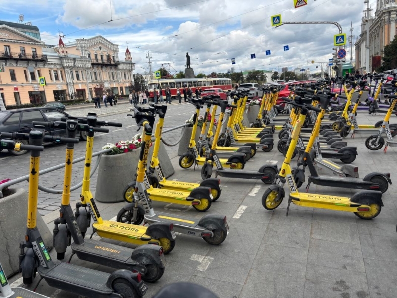 В Екатеринбурге колесят почти 20 тысяч самокатов