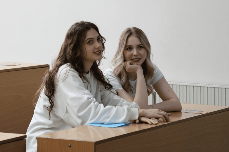 Старшеклассницы