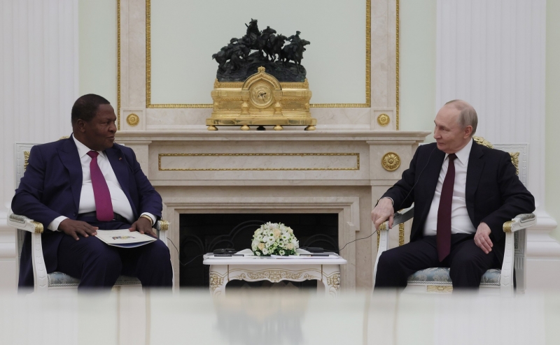 Владимир Путин с Фостеном  Арканжем Туадерой