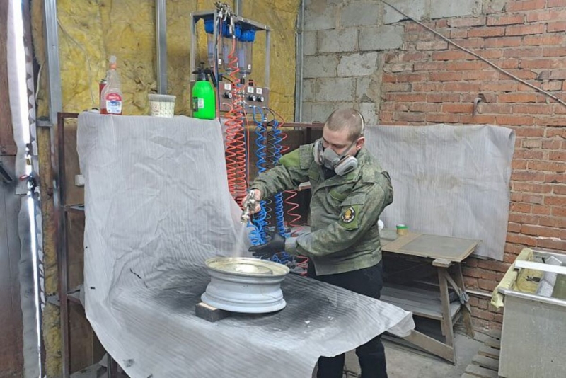 Военнослужащий