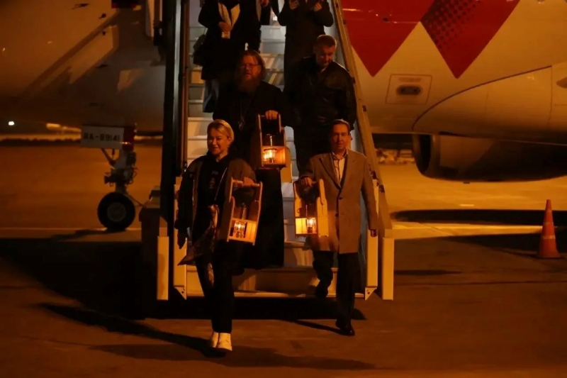 встреча благодатного огня