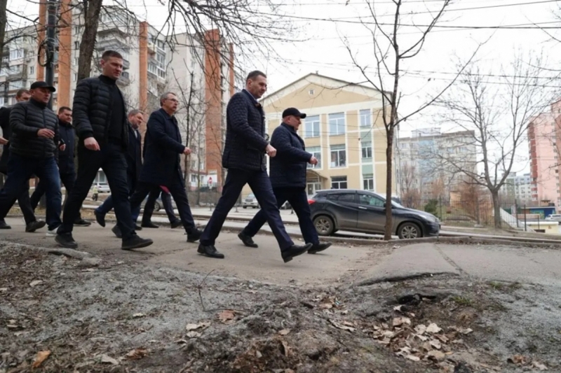 Демешин проверил дороги в Хабаровске